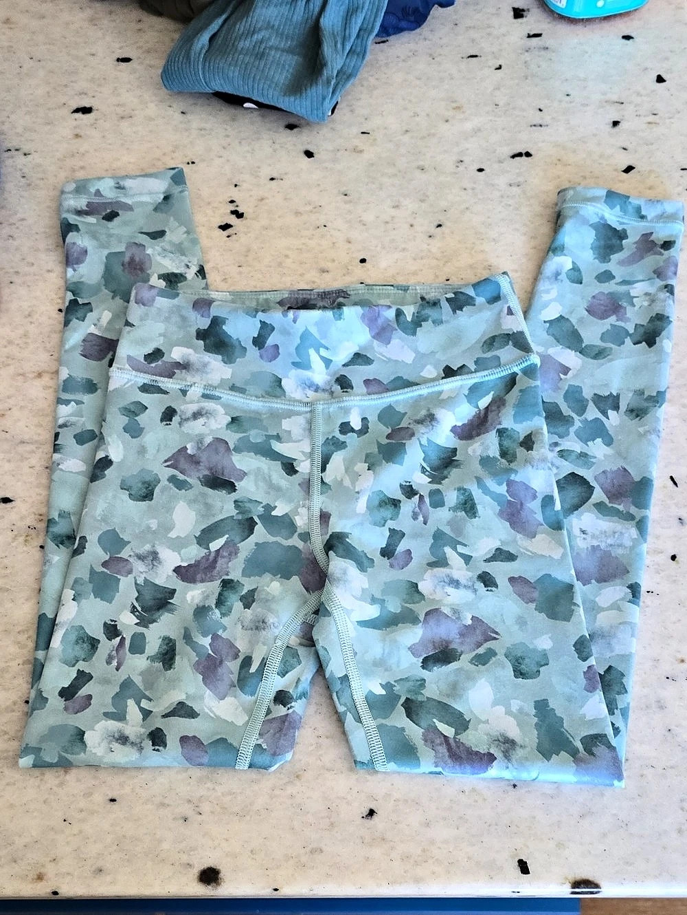 Athleta Girl High Rise Printed Chit Chat Tight Girls Size 7 Abstract Athletic